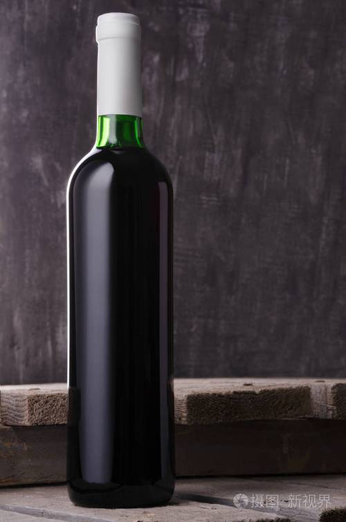 瓶子里的红酒照片-正版商用图片0chi46-摄图新视界